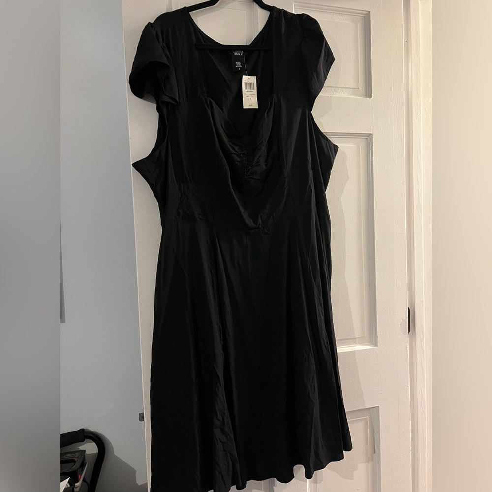 Black dress with pockets!!